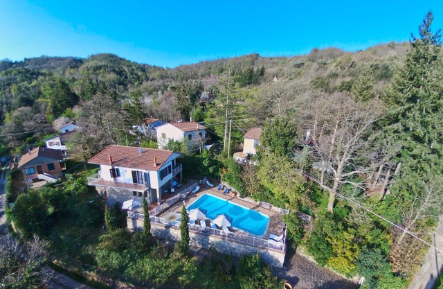 Ferienhaus in Sassetta mit Garten