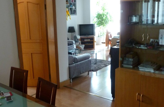 Wohnung in SHANGHAI Center 80M² 2CH. 17. Stock