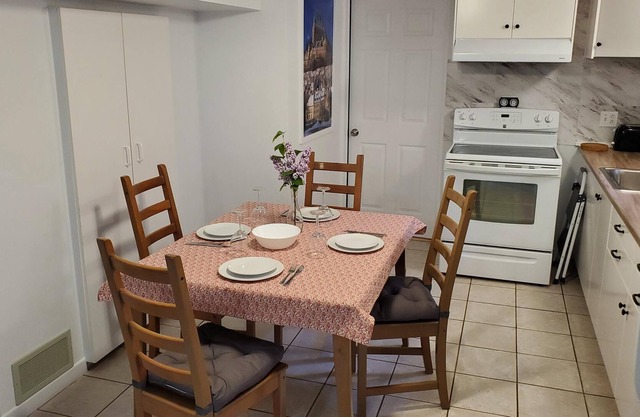 Apartment in Ste-Foy, 5 min from Laval University, 15 min from Old Quebec
