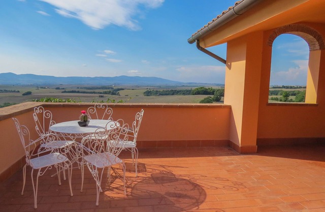 Fewo in Pomaia,familienfreundlich, Terrasse mit Blick,Free Wi-Fi,bis 5 Pers