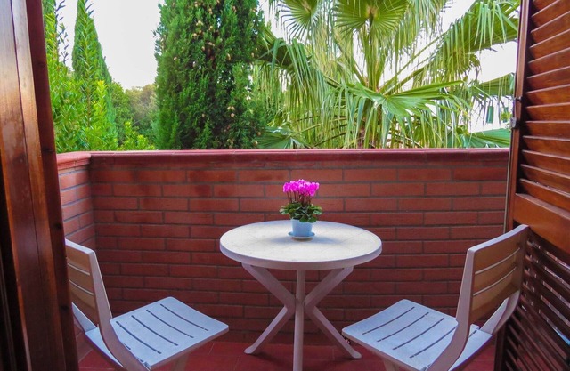 Fewo in Pomaia,familienfreundlich,Dorfnah,Balkon mit Blick,Free Wi-Fi,bis 4 Pers