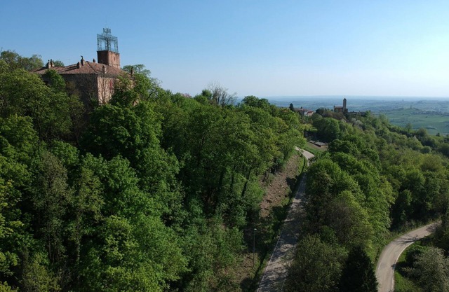 Wohnung im Schloss von Robella in den grünen Hügeln des Monferrato.