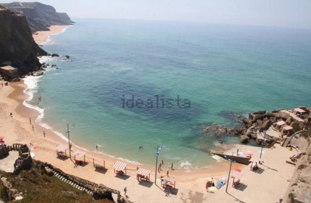 Apartment in the center of Santa Cruz, Torres Vedras with beach 5 minutes walk away