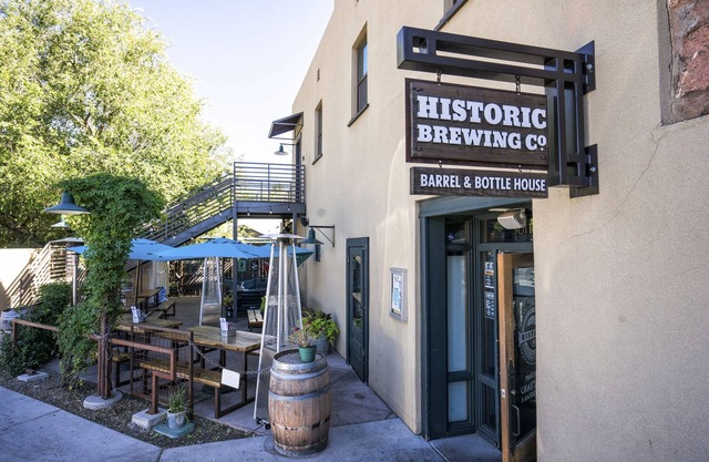 Apartment in the Heart of Downtown above an amazing Brewery!