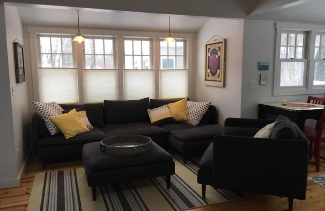Apartment in the heart of Leland, just a short walk to Fishtown.