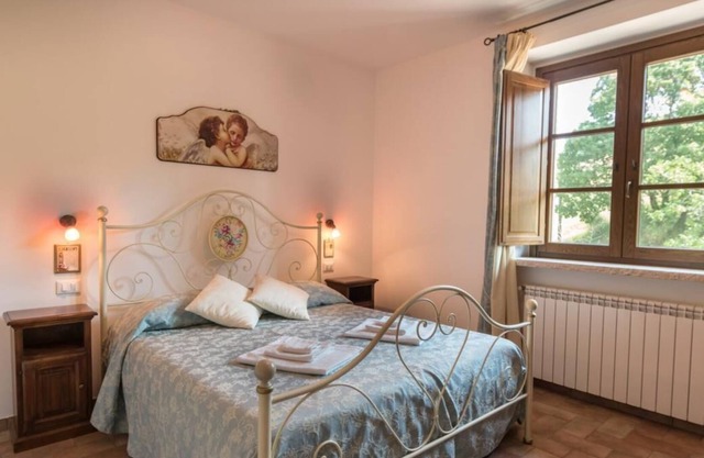Wohnung in den Hügeln von Assisi mit Panoramapool