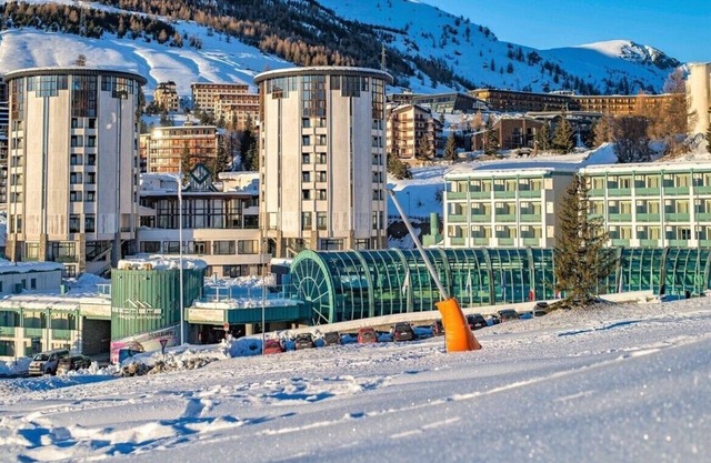Apartment in the Olympic village near the center 100 meters from the lifts