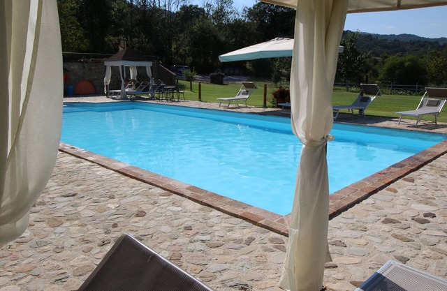 Deluxe-Apartment in Pontecuti mit Außenpool