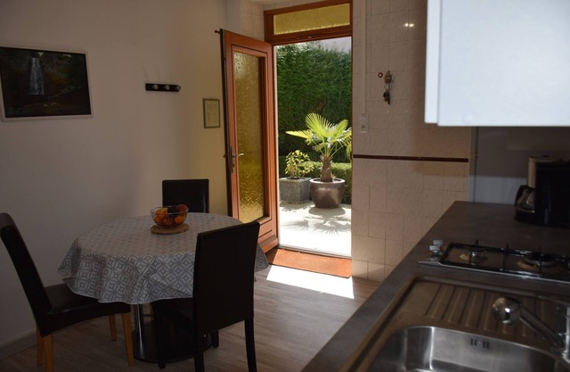 T1 bis 34m² in town center, large terrace-private parking- near Thermes-SPA,