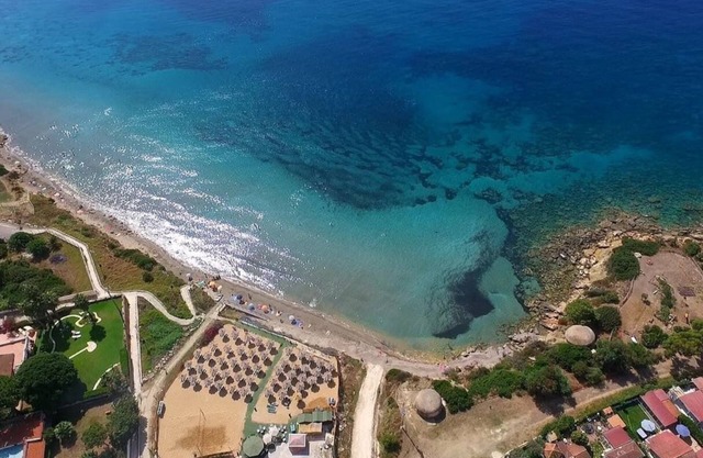 Apartment in villa 130 meters from the sea