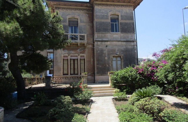 Jugendstil Villa mit Ätna und Meerblick