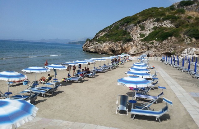 Apartment im Grünen, Relax, 50 Meter vom Meer entfernt in der Nähe von Golfo Gaeta.
