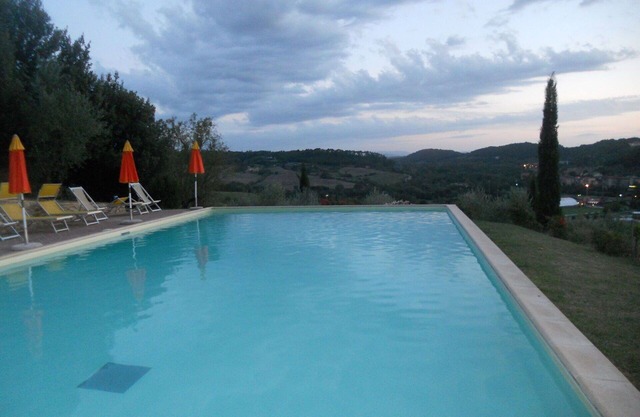 Wohnung in einem Ferienhaus mit Pool, W-LAN, TV, Innenhof, Panoramablick, bei San Gimignano