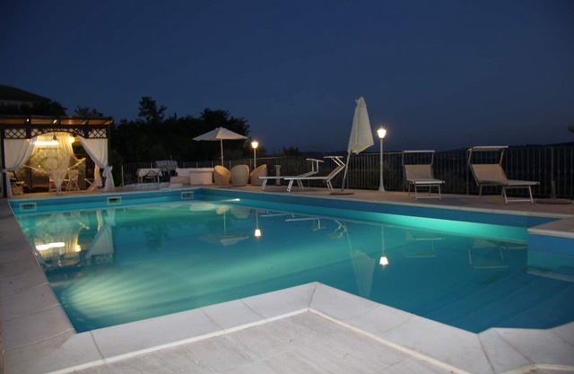 WOHNUNG IN VILLA MIT POOL IM SALZ, BEHEIZT, SPEKTAKULÄRE ANSICHT !!!