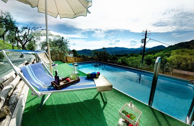 Wohnung in einem Ferienhaus mit Pool, Klimaanlage, internet, TV, Terrasse, Panoramablick, bei Lucca
