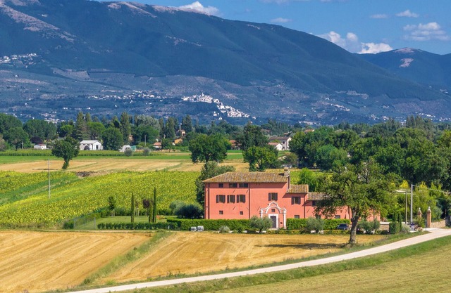 Villa with pool, in the heart of Umbria