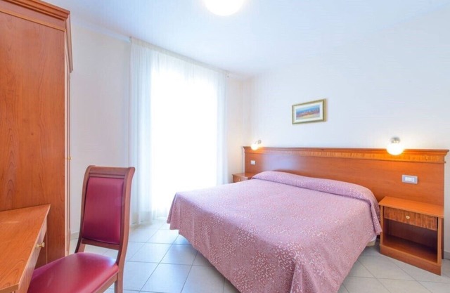 Dreizimmerwohnung für 6 Personen, 1 Badezimmer, Meerblick.