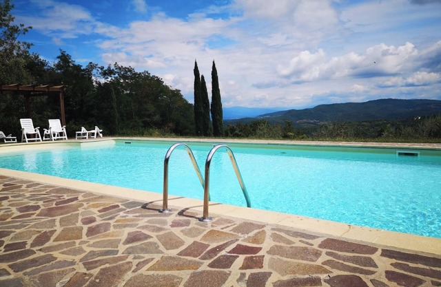 Apartment 'Il Portichetto' with Shared Pool, Wi-Fi and Air Conditioning