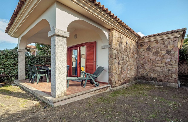 Ferienwohnung 'Lu Carrulu' mit Meerblick, privater Terrasse und Klimaanlage