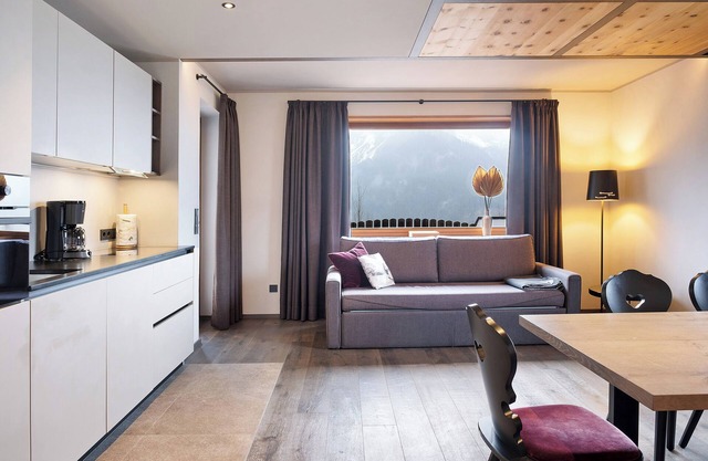 Ferienwohnung "Angerle Alm Apt König Laurin" mit Privatterrasse, Gemeinschaftsgarten und WLAN