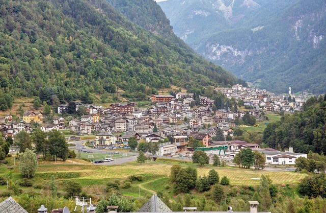Apartment 'Piccolo Nido' with Mountain View, Shared Garden and Balcony