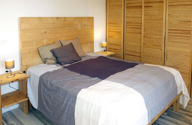 Wohnung in einem Ferienhaus mit Whirlpool, Pool, Klimaanlage, W-LAN, TV, Innenhof, Panoramablick