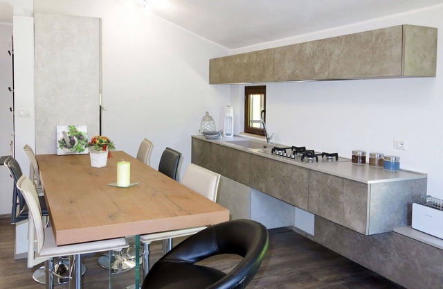 Wohnung in einem Ferienhaus mit Whirlpool, Pool, Klimaanlage, W-LAN, TV, Innenhof, Panoramablick