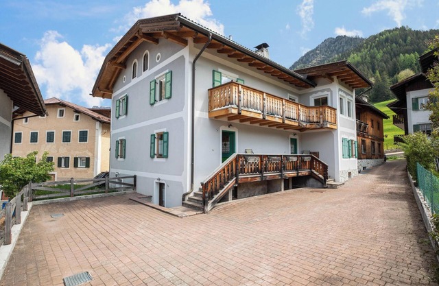 Ferienwohnung "Ciasa Lino Sas da le Doudesc" mit Blick auf die Berge & WLAN