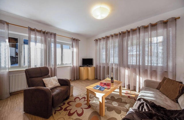 Ferienwohnung 'Ciasa Piaz de Pavarin' mit Bergblick, gemeinschaftlich genutztem Garten und WLAN