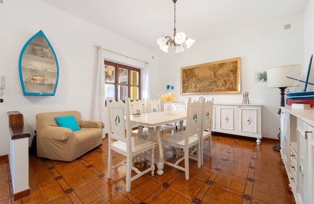 Ferienwohnung '2' mit Gemeinschaftsgarten, Balkon und Klimaanlage