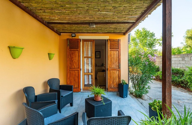 Apartment 'Nonna Tere' with Private Garden and Air Conditioning