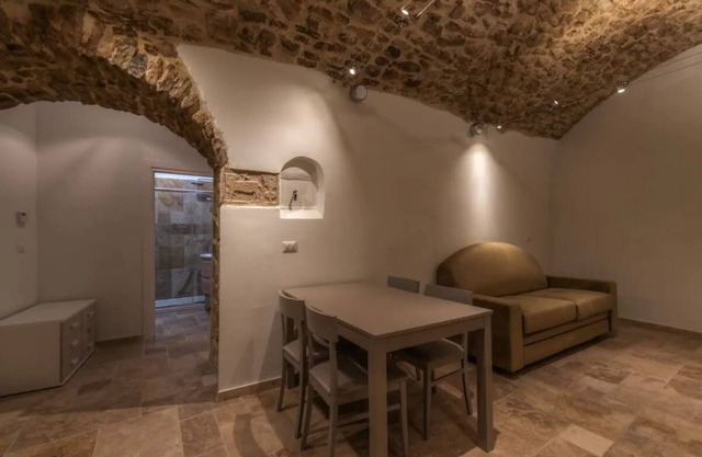 Ferienwohnung 'Tena - Arco Pronti' mit Bergblick, WLAN und Klimaanlage