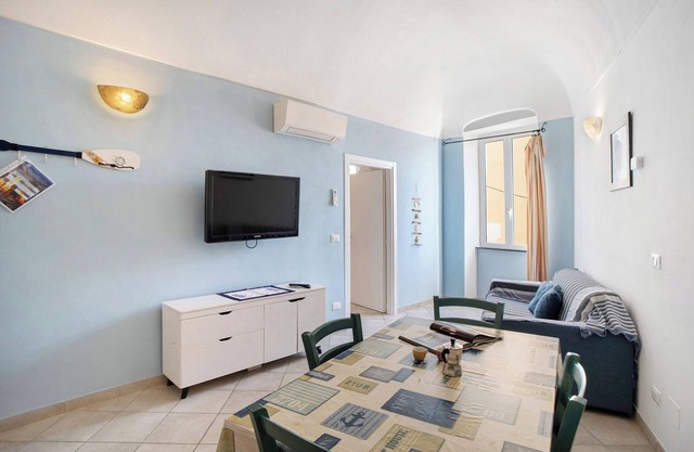 Ferienwohnung 'Iris' mit gemeinsamer Terrasse und Klimaanlage