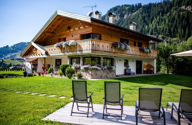 Ferienwohnung "Piciulei Grant" mit Bergblick, Garten und WLAN
