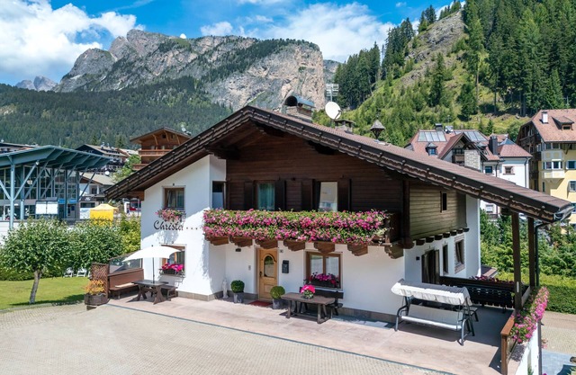 Ferienwohnung 'Christa' mit Bergblick, Gemeinschaftsgarten und Wi-Fi