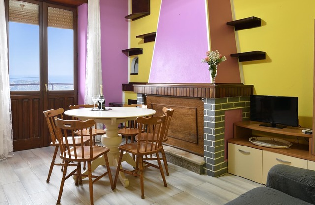 Ferienwohnung Giulia mit Meerblick, Balkon, Gemeinschaftsterrasse und WLAN