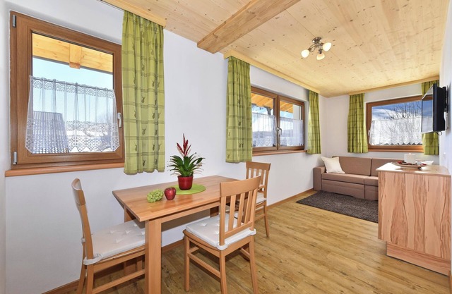 Ferienwohnung "Joselehof Enzian" mit Bergblick, WLAN & Garten