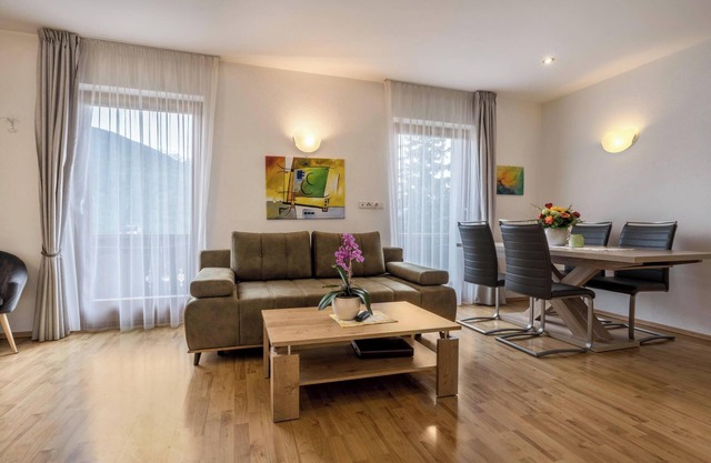 Ferienwohnung "Klementhof Nr 6" mit Bergblick, Pool, WLAN, Balkon & Garten