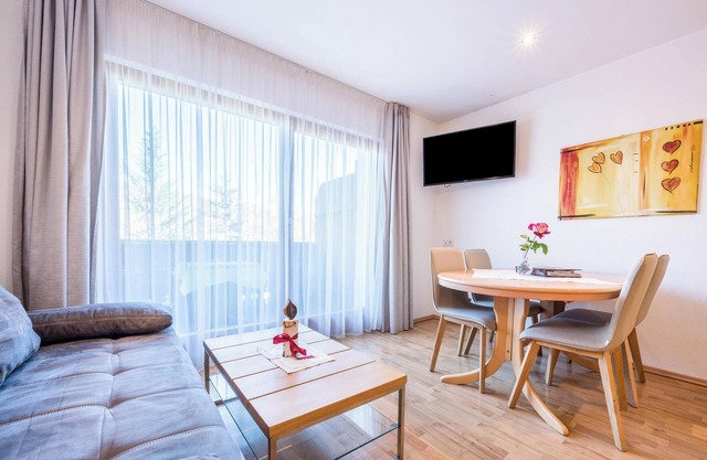 Ferienwohnung "Klementhof Nr 8" mit Bergblick, Pool, WLAN, Balkon & Garten
