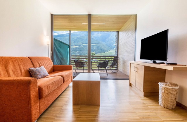 Ferienwohnung 'Kortscherhof Depandance Apt 1' mit Bergblick, privater Terrasse und WLAN