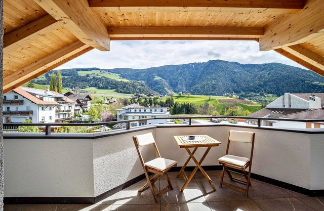 Ferienwohnung 'Krämerhof Apt Aferer Geisler' mit Bergblick, Gemeinschaftsgarten und WLAN
