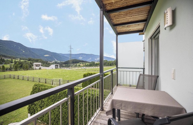 Ferienwohnung "Kronsun - Harmonie" mit Bergblick, WLAN, Balkon & Garten