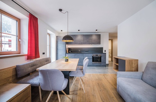 Ferienwohnung "Künz Dolomiten 3" mit Bergblick, Balkon & WLAN