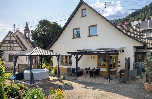 Ferienwohnung "Lydia" mit privater Terrasse und WLAN