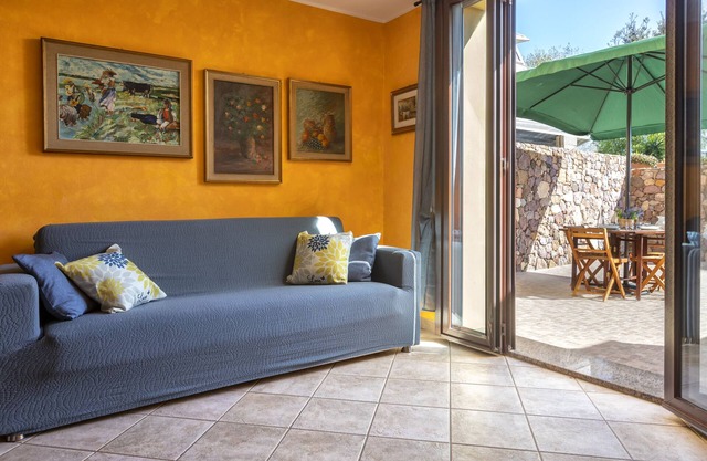Apartment "L'Oliveto Fiocca" with Shared Garden & Wi-Fi