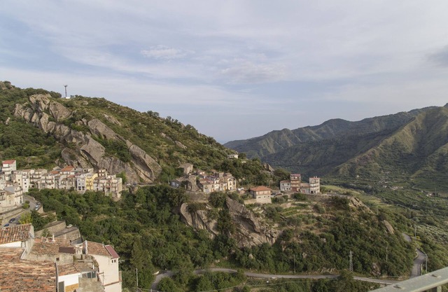 Apartment 'La Casa Della Nonna' with Mountain View, Private Terrace and Air Conditioning