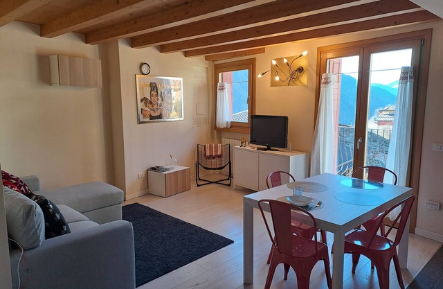 Ferienwohnung 'La Casa Di Allegra' mit Bergblick und Balkon