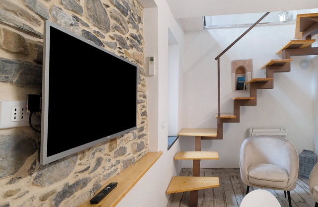 Apartment 'La Casa Di Betta' with Mountain View, Wi-Fi and Air Conditioning