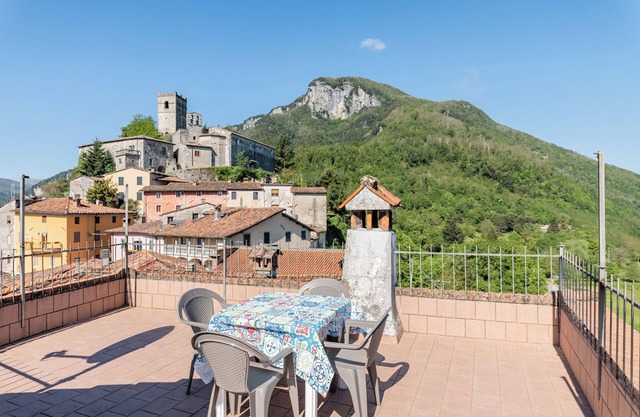 Ferienwohnung 'La Casa Di Anita' mit Blick von einer großen Panoramaterrasse auf die Berge