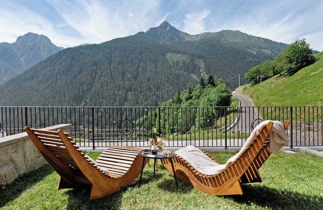 Apartment 'La Casa Di Larice' mit Bergblick, privater Terrasse und WLAN